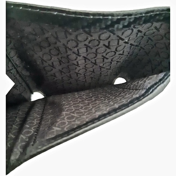 Calvin Klein • Men's Compact Genuine Leather Wallet - Picture 3 of 7